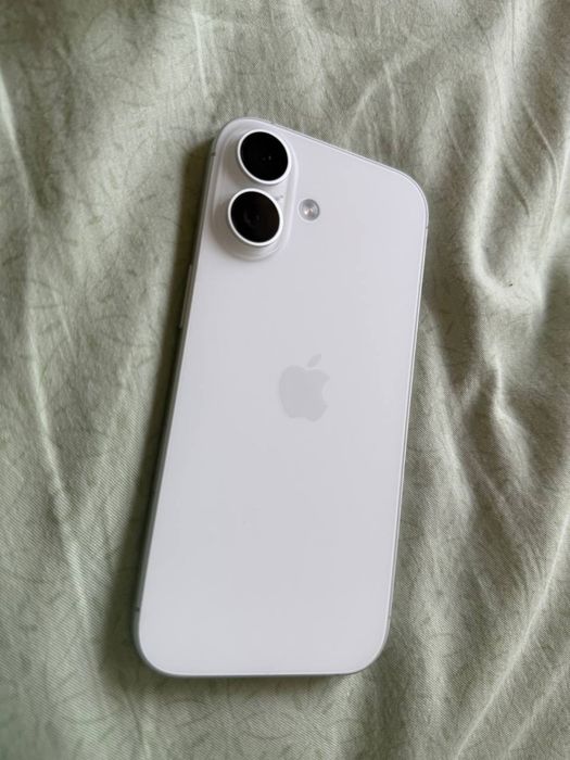 iPhone 17 white sim 256