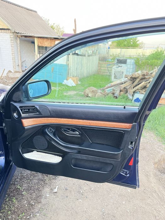 Продам БМВ е39  об 2.5
