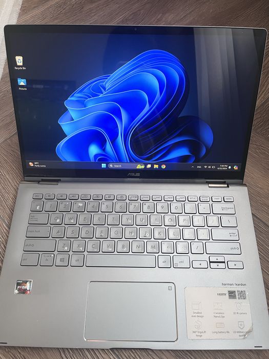 ASUS Zenbook UX462
