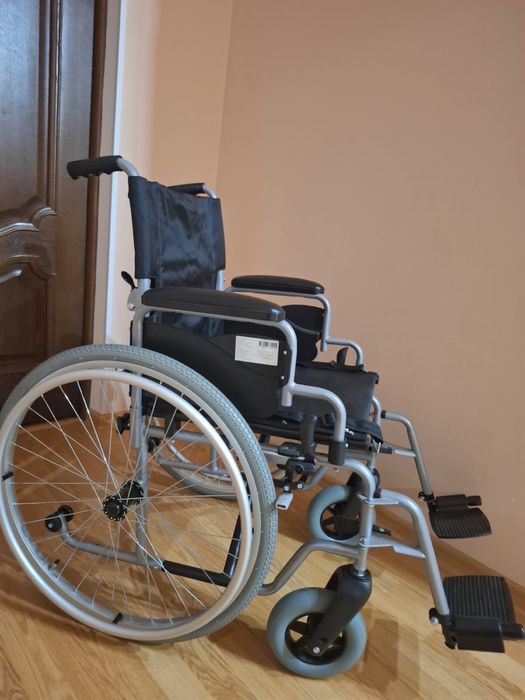 Продам инвалидную коляску