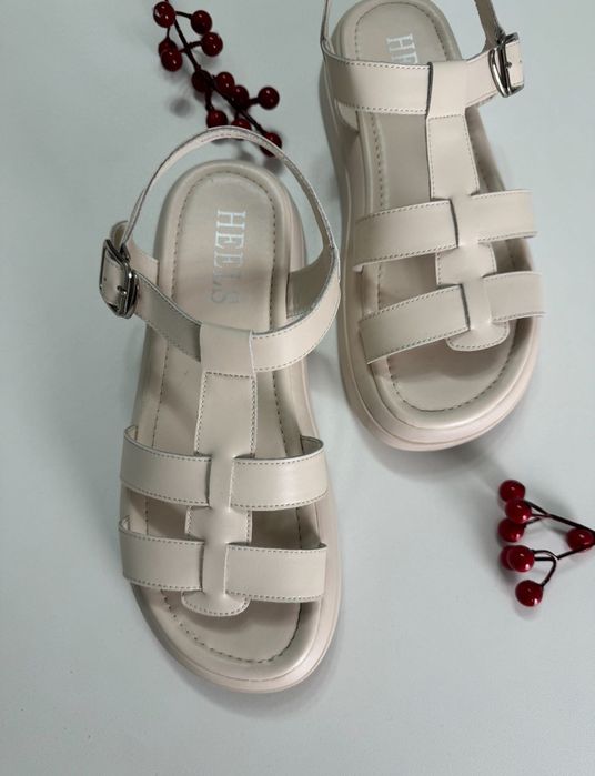 Продаю босоножки 40 размер