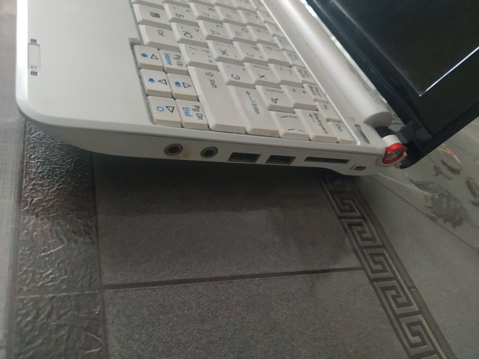 Acer aspire one zg5