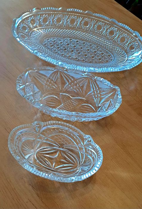 Хрустальные вазы и ладьи