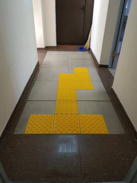 Тактильная плитка установка поставка