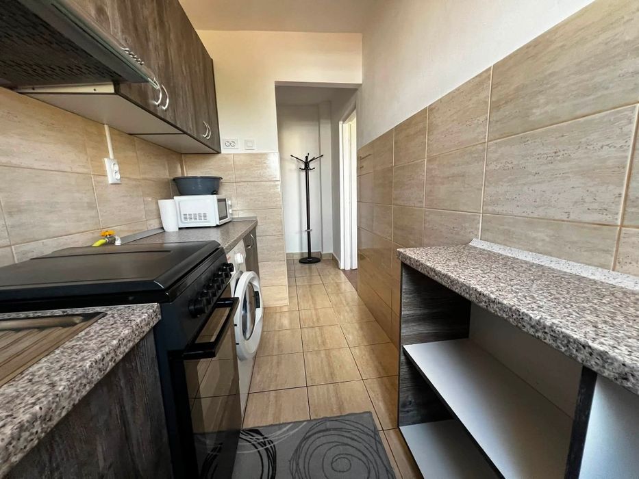 Propietar inchiriez apartament zona INTIM