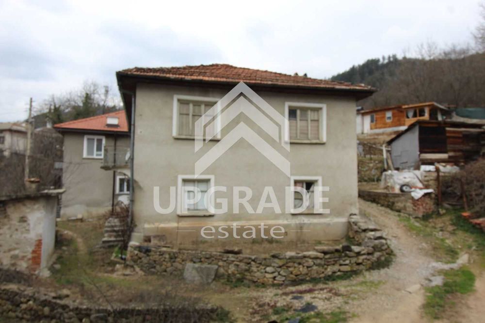 Къща в с.Средногорци