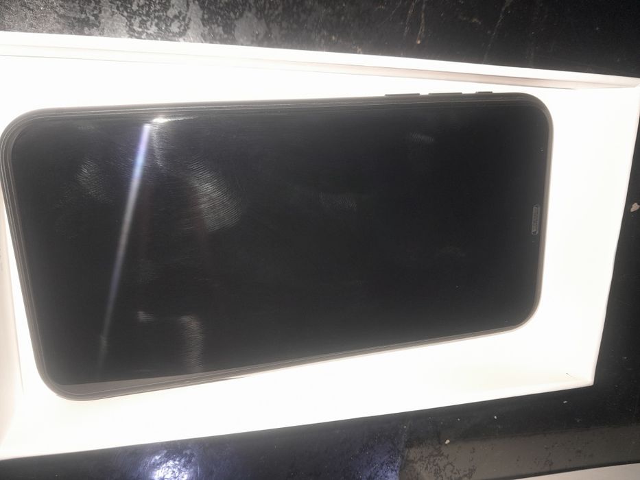 iPhone 11  64gb чорный