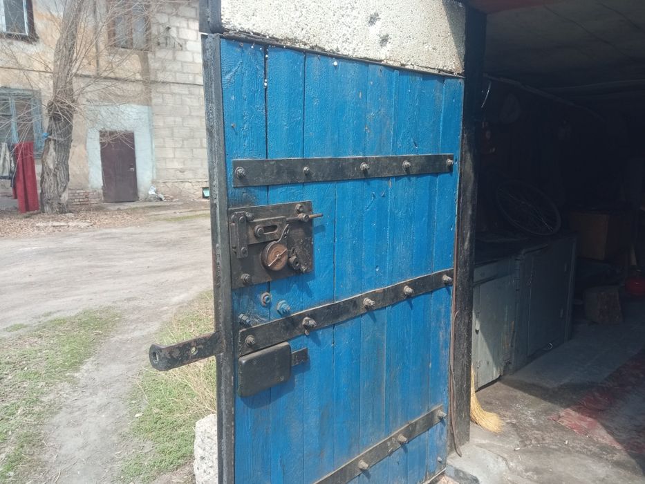 Продается гараж в районе автосервис "Четверка"