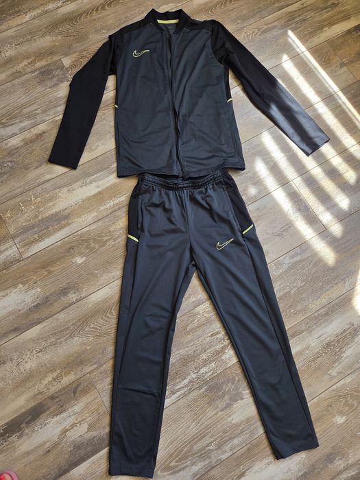 Спортен екип - nike