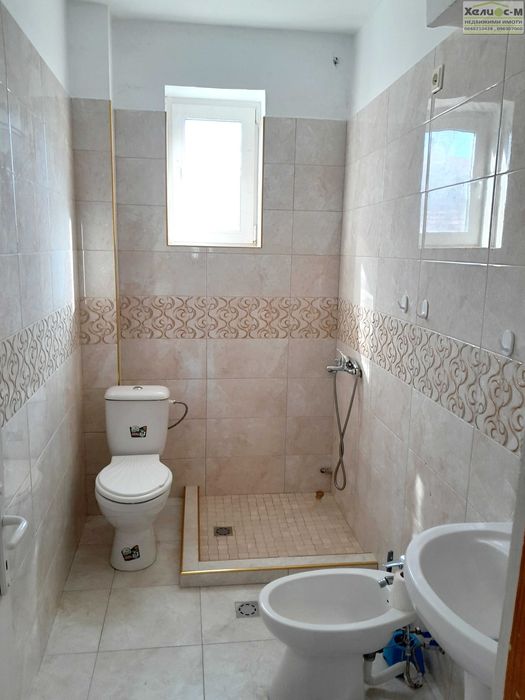 Етаж от къща с двор, гараж и лятна кухня, гр.Монтана