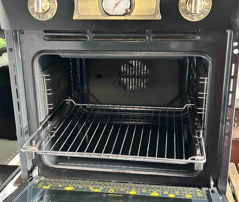 Фурна за вграждане Kaiser Empire в ретро стил