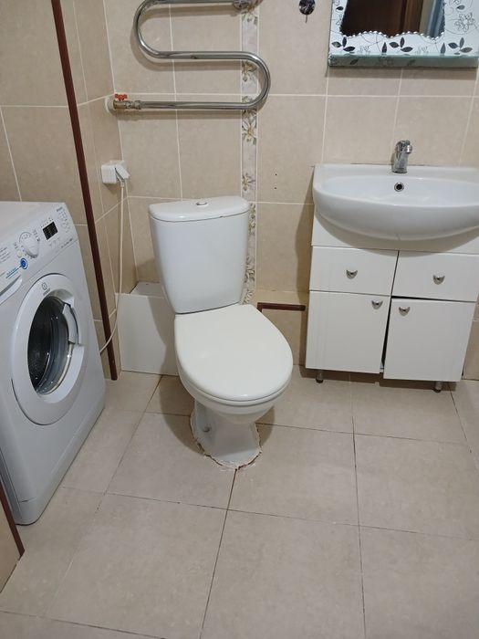 Девушку на подселение