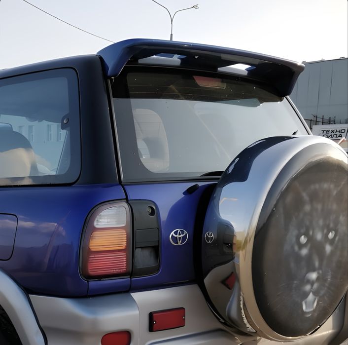 Спойлер верхний Toyota Rav4 XA10