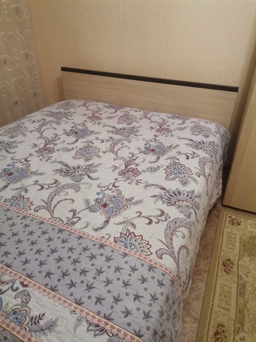 Продам двуспальную кровать