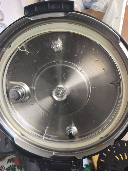 Vând multicooker Tefal one pot parțial defect