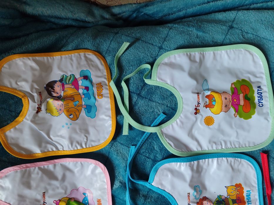 Слюнявчики детские