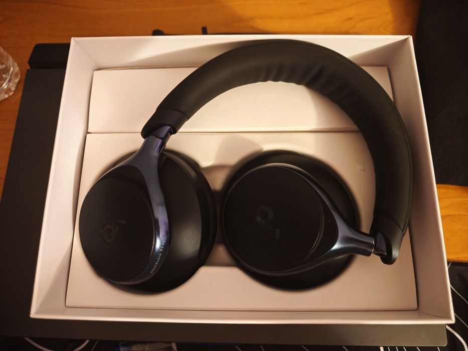 Продам Soundcore Space One