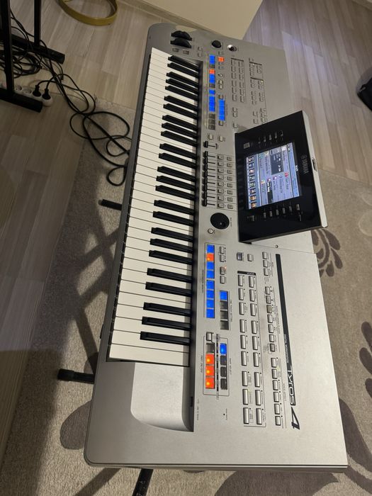 Orga Yamaha tyros 4