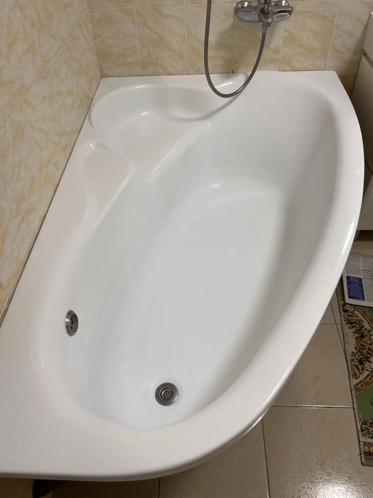 Ванна угловая 105*160