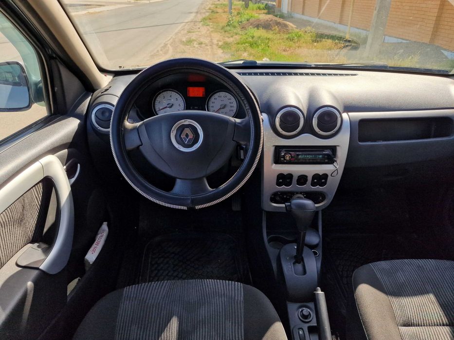 Продается Рено Сандеро 2011