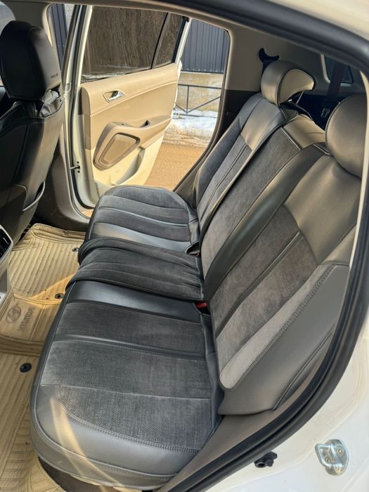 Чехлы на автомобильные сиденья