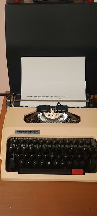 Mașină de scris Robotron diacritice românești