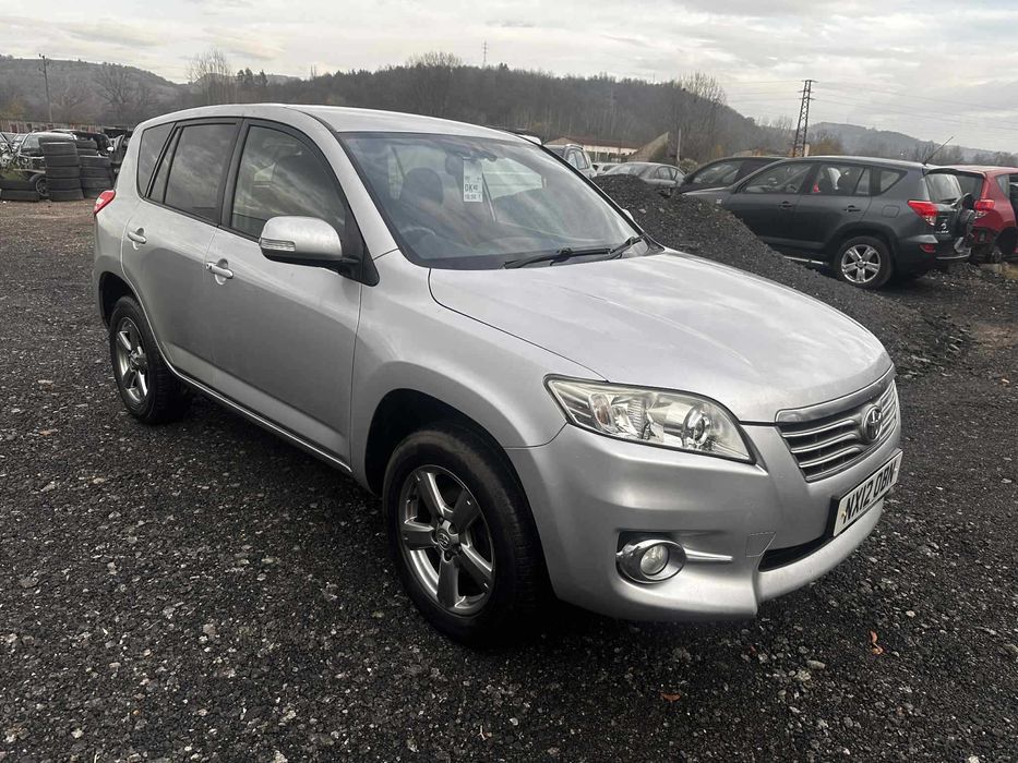 НА ЧАСТИ Toyota  Rav4 2.2 D-4D 150 Ел Кожа Навигация