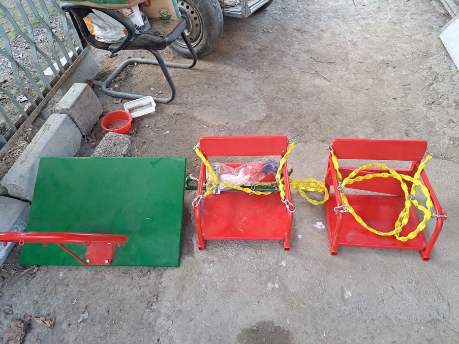 Продаётся домик с качели