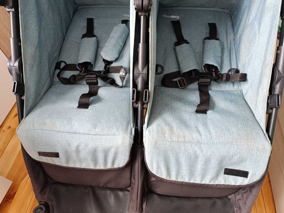 Количка за близнаци