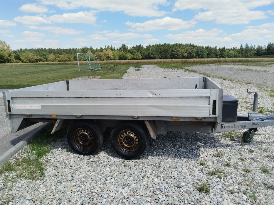 Vând remorca 2000kg