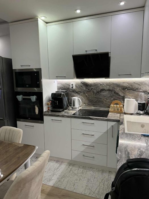 Продава се Тристаен апартамент в Търговище, Център - 88 кв.м за 1966 €/кв.м - Снимка #1