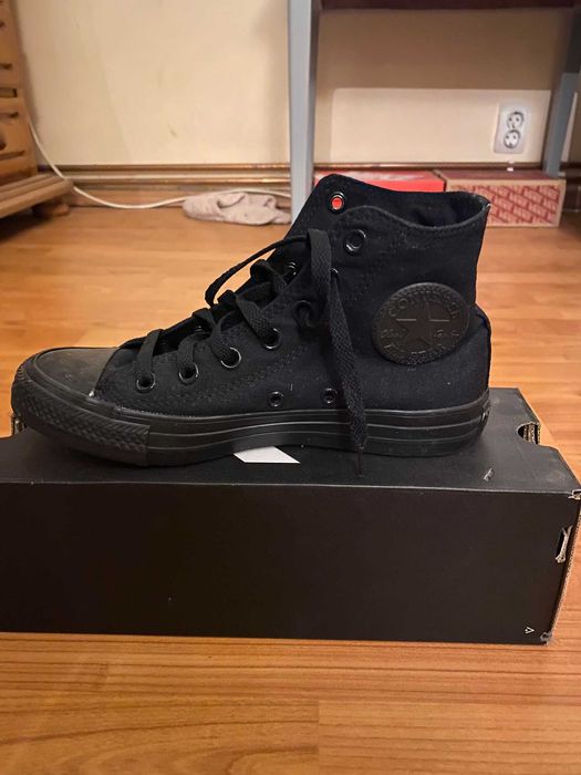 Adidasi converse negri