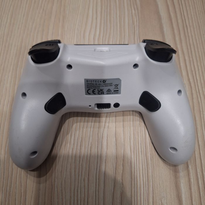 Controllerul Gioteck VX4 Wireless Controller PS4
