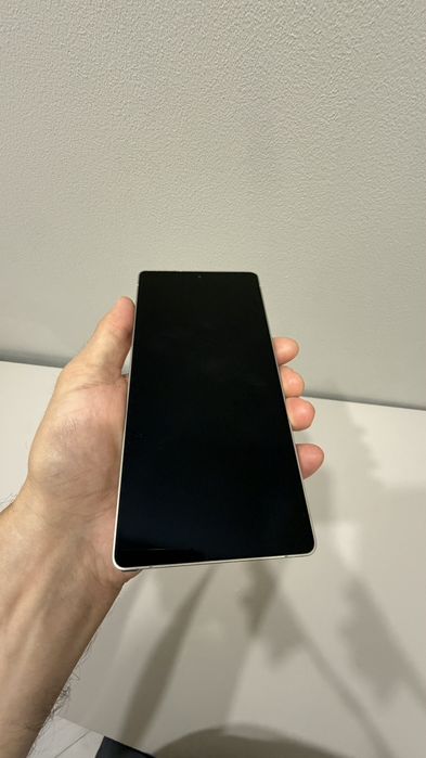 Продам samsung s25 ultra 512