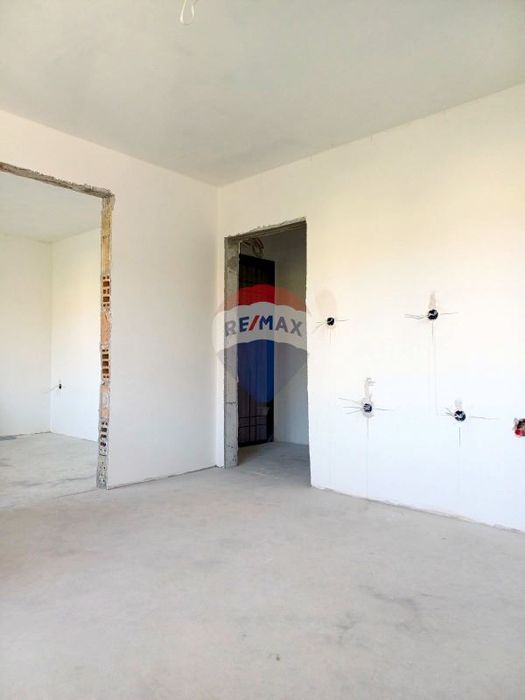 Продава се Двустаен апартамент в Аксаково - 57 кв.м за 1044 €/кв.м - Снимка #2