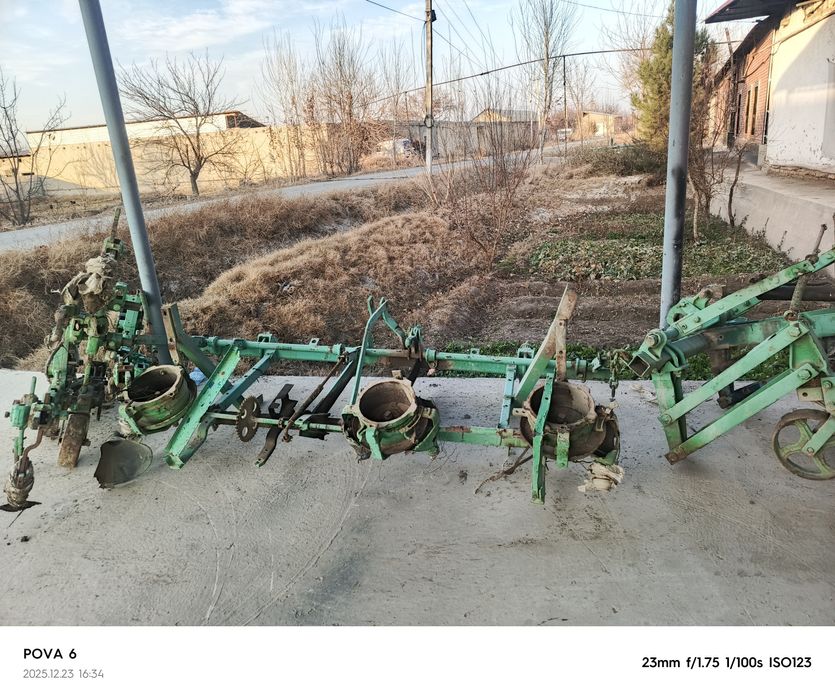 Kutivator srocha sotiladi