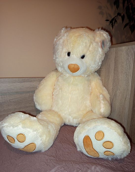 Голямо плюшено мече