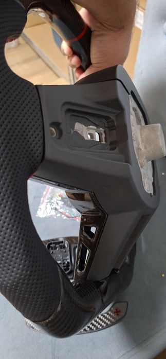 Volan carbon   BMW  Seria 1: 19-24 ,BMW  Seria 2: 19-24 ,Bmw Seria 3:19-24,BMW Seria 4: 19-24
BMW 3 Series (G20) incalzire si vibratii.
