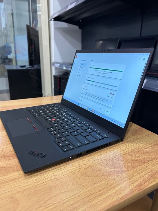 Като нов! Лаптоп Lenovo X1 Carbon Gen7 i7/16GB RAM/512GB, 3м. гар.