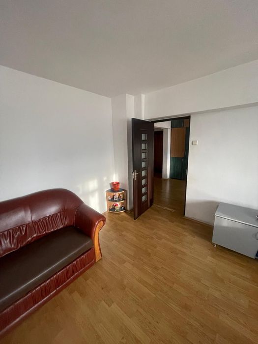 Apartament 3 camere de vanzare
