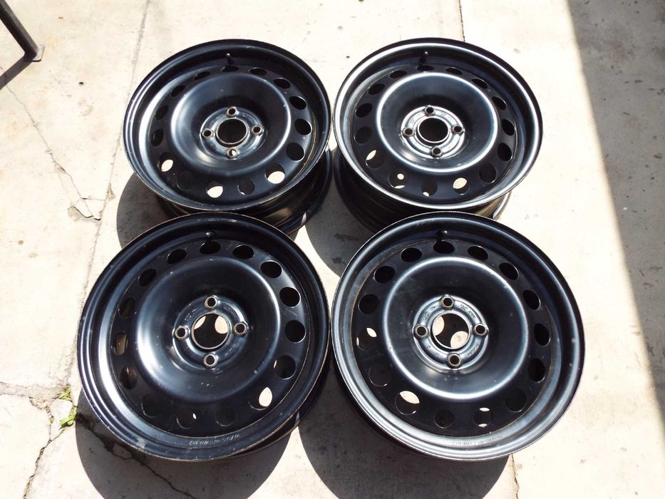 vand 4 jante pe 16" originale ford ecosport + piulite , merg si pe  B-MAX,fiesta pret 1000ron toate4