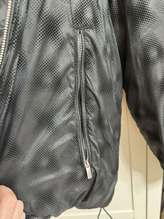 Продам мужскую куртку ARMANI EXCHANGE