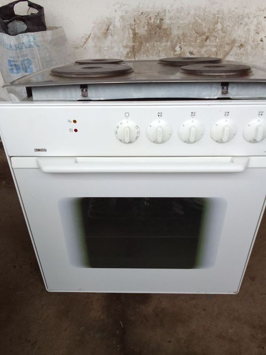 Продается электроплита произ.Европа.