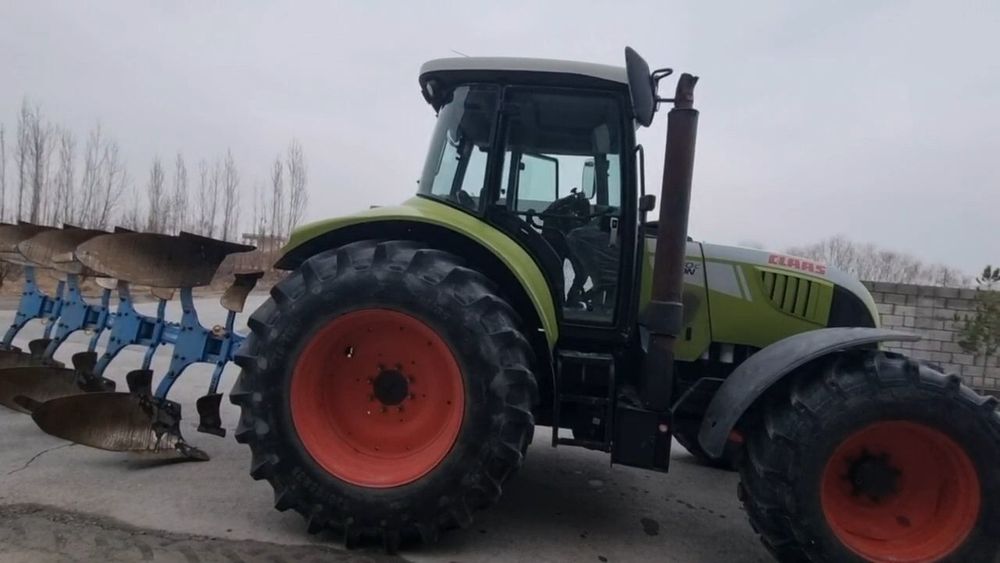 "Orion" traktor sotiladi. Aylanadigan Pligi, dlinniy bazasibilan birga