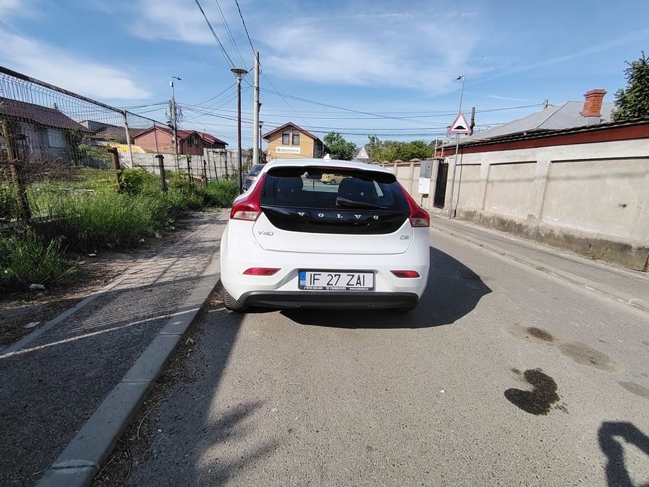 Vînd Volvo v40 2015