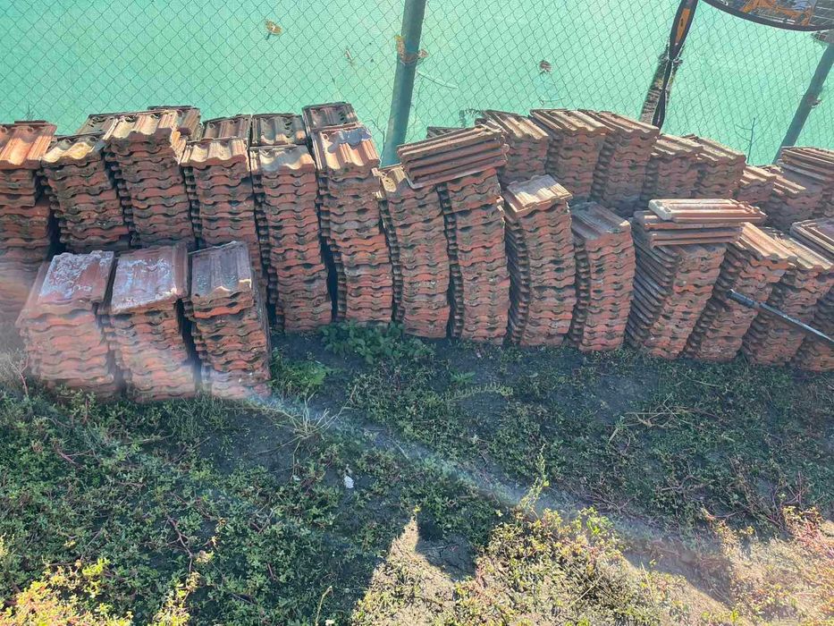 Продавам стари керемиди