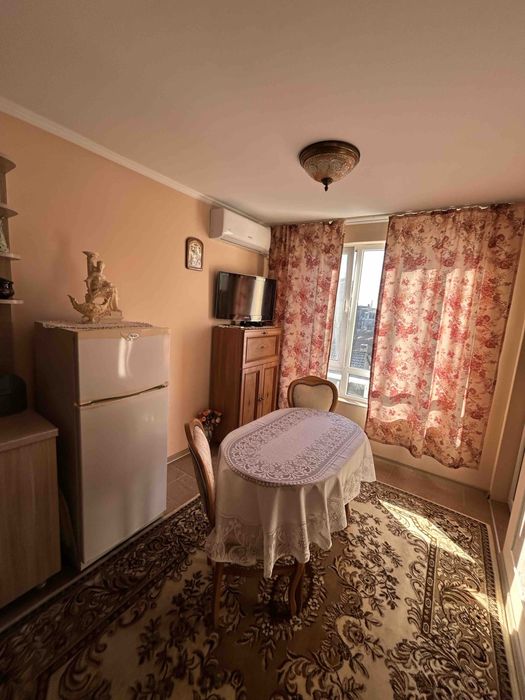 Дава се под наем Двустаен апартамент в Варна, Колхозен пазар - 49 кв.м за 408.51 € - Снимка #2