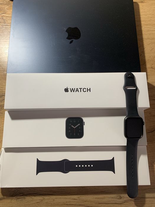 Apple Watch SE 44 мм