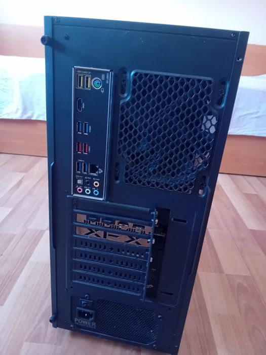 Геймърски компютър Ryzen5 3600 RX 6600 16GB RAM 512GB SSD