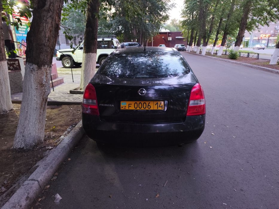 Машина Nissan Primera